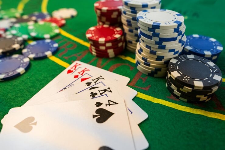 Mobile screen showing a roulette table with bet panel